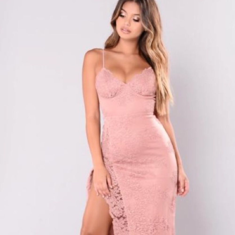 😍A Night In Tokyo Lace Dress - Mauve Gown